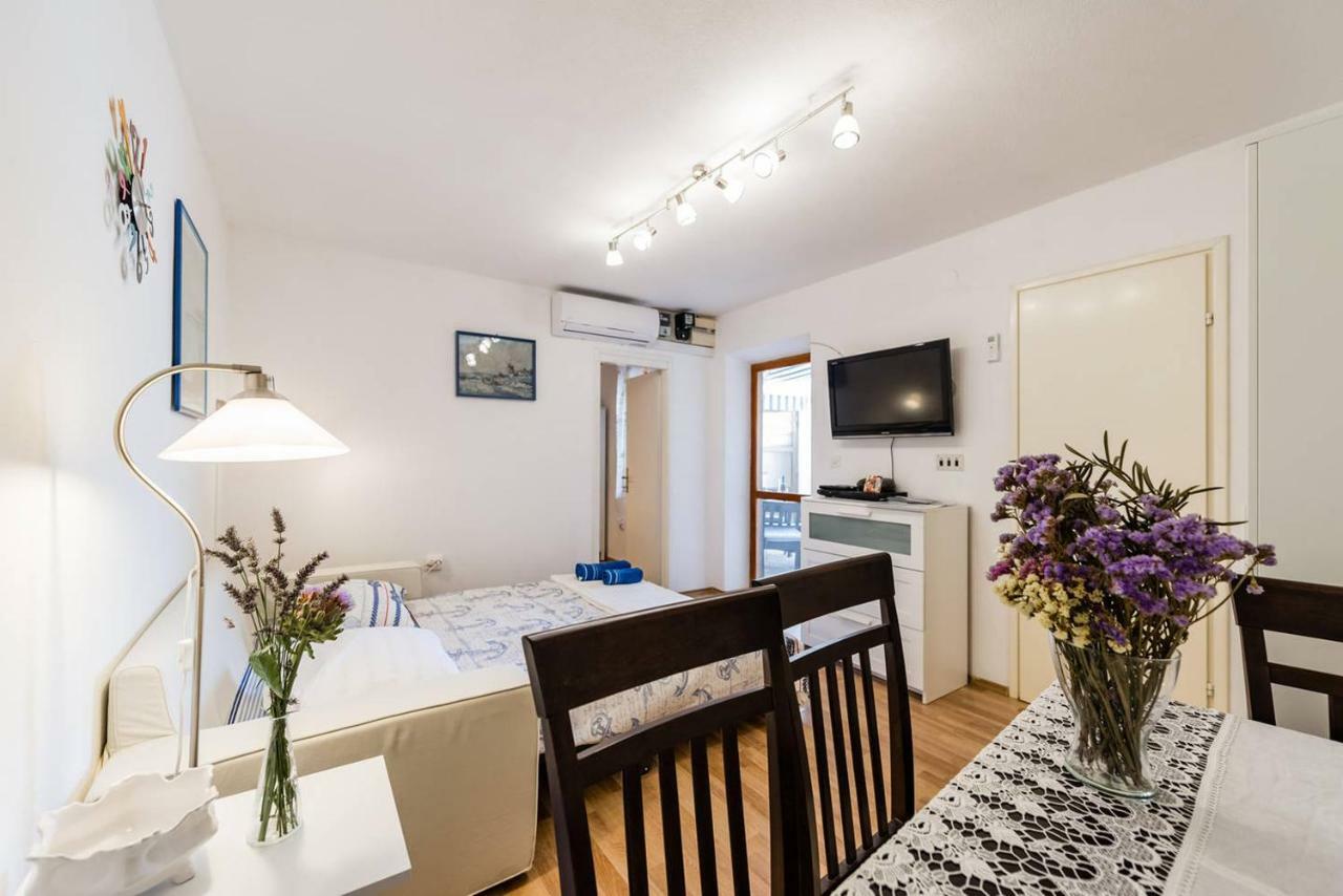 Apartment Pjaca Postira Luaran gambar