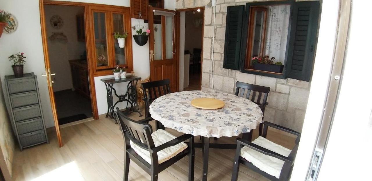 Apartment Pjaca Postira Luaran gambar